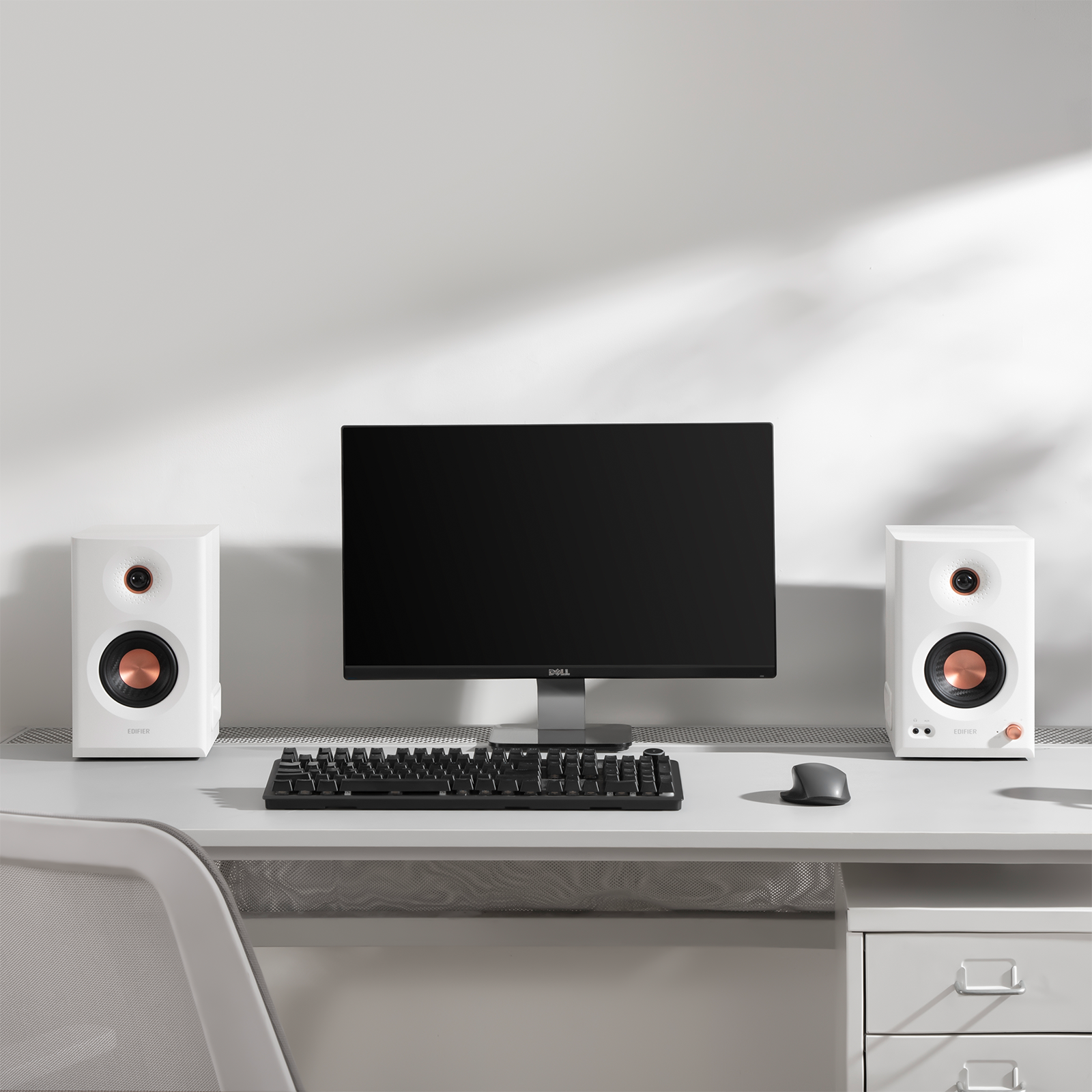 MR5 Tri-Amped Powered Studio Monitor Speakers